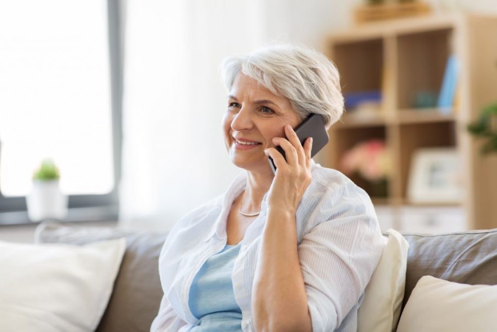 Cell-Phone-Plans-Best-for-Seniors-in-2022